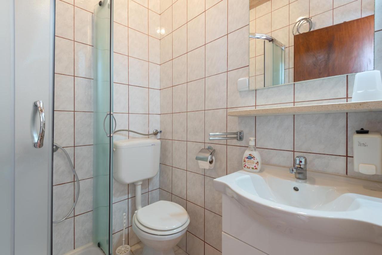 Apartments By The Sea Jelsa, Hvar - 11319 ييلسا المظهر الخارجي الصورة
