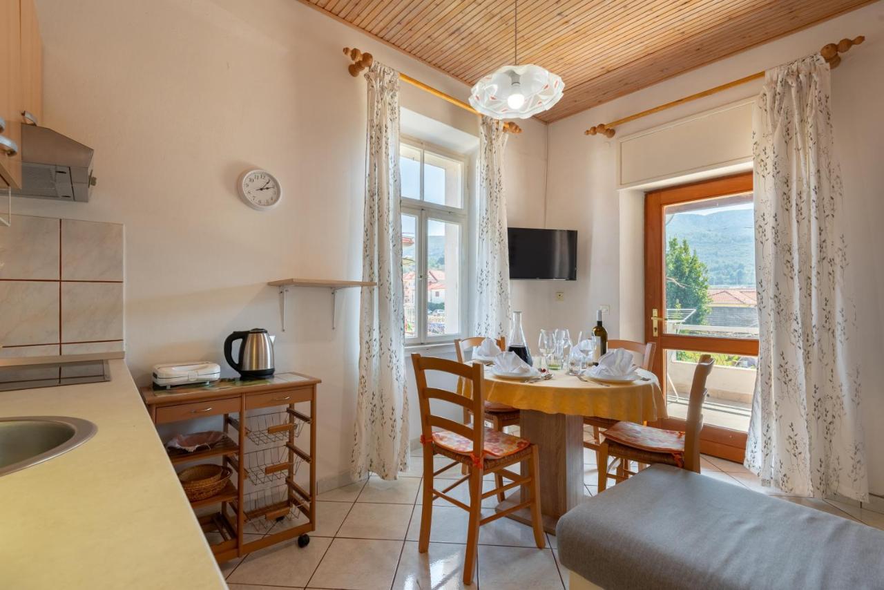 Apartments By The Sea Jelsa, Hvar - 11319 ييلسا المظهر الخارجي الصورة