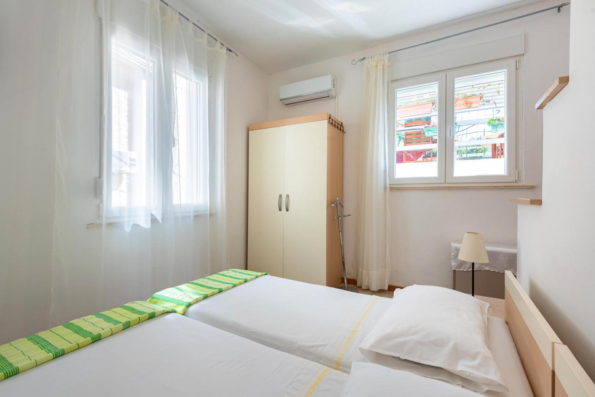 Apartments By The Sea Jelsa, Hvar - 11319 ييلسا الغرفة الصورة